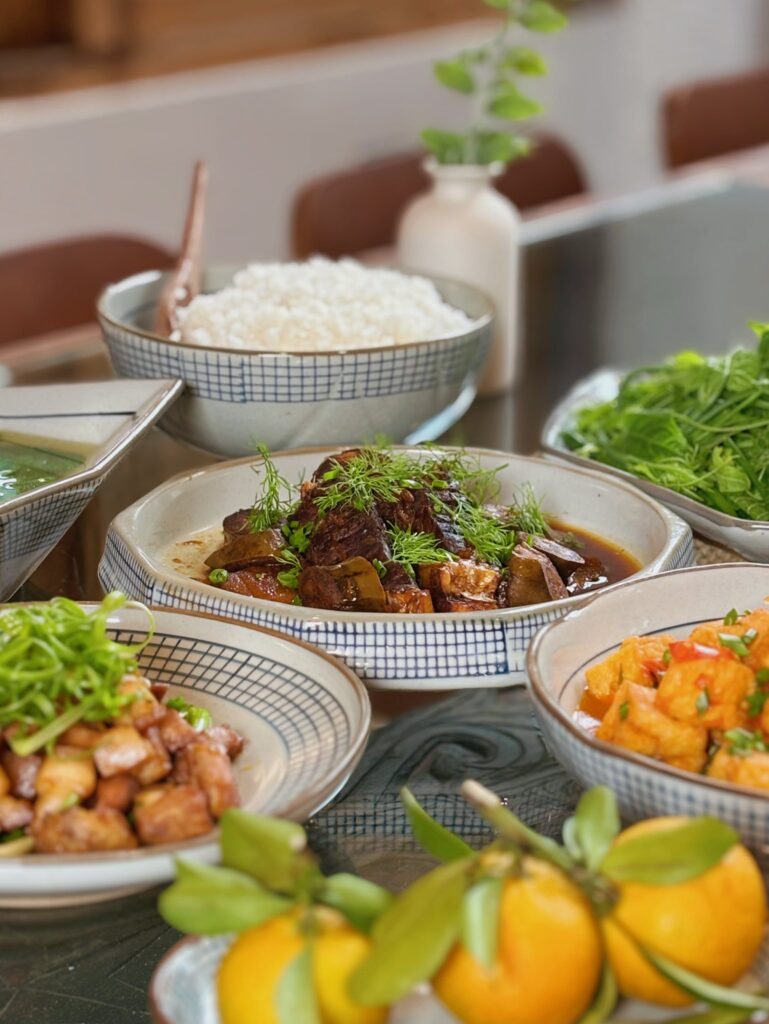 MÂM CƠM NHÀ
