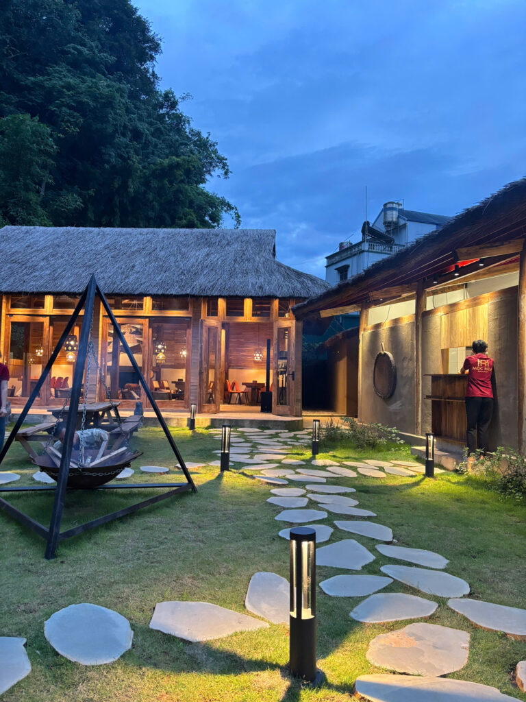 Bữa Sáng Tại Nhà Hàng Mộc Hoa